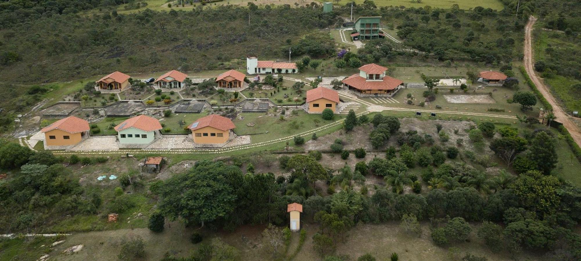 Hotel Pousada Alem Das Formas Carrancas Exterior foto